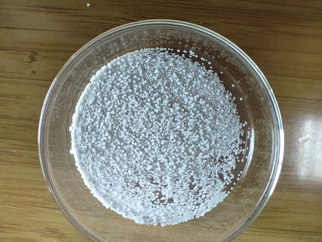 냄새가 없고 구리 모양입니다.